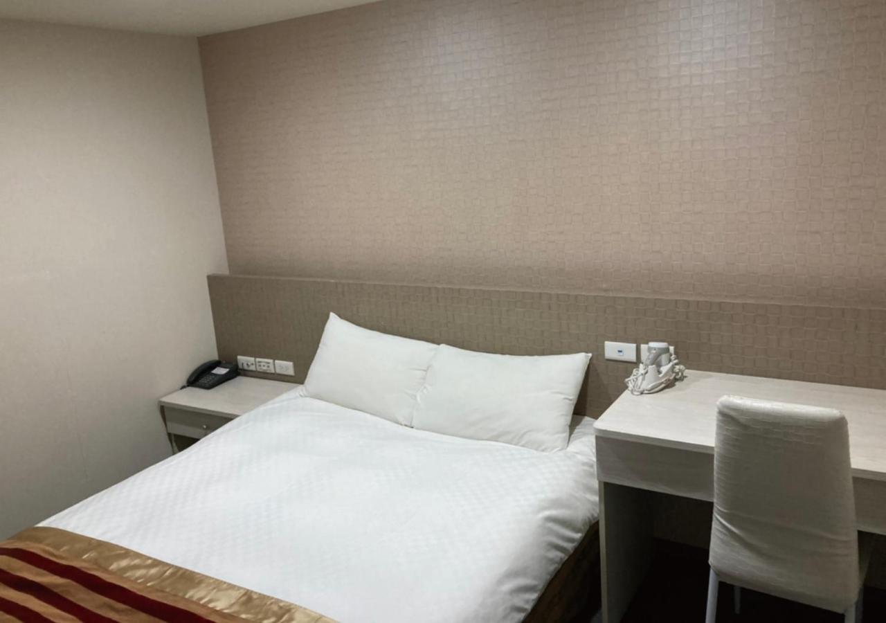 Shun-Yi Business Hotel Chiayi Exterior foto