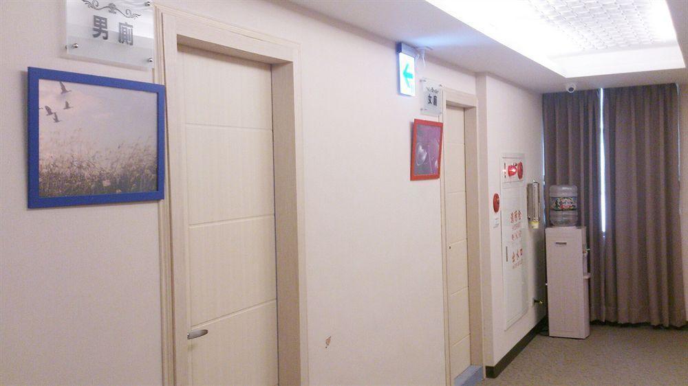 Shun-Yi Business Hotel Chiayi Exterior foto